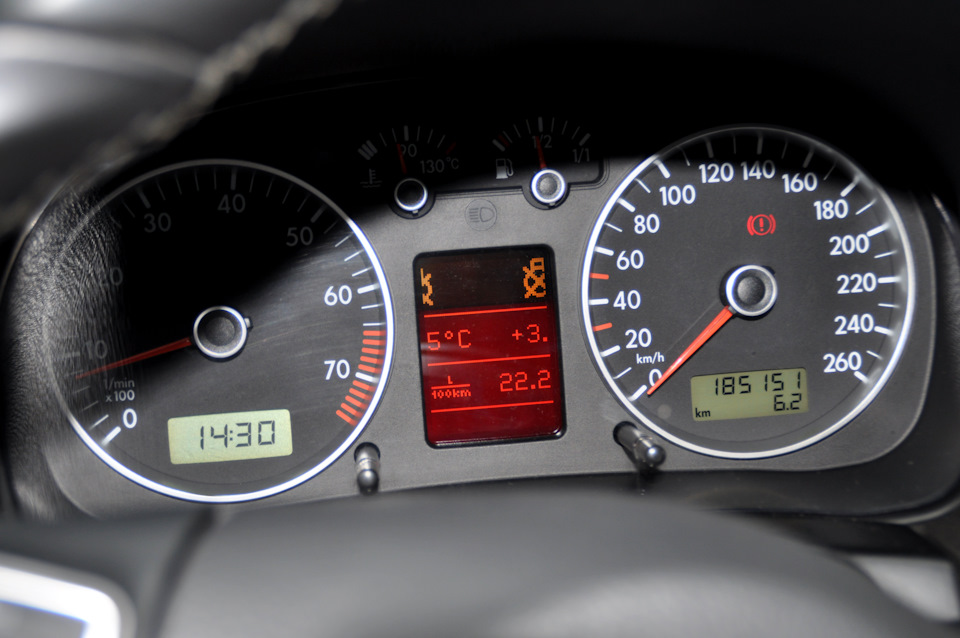 во как в этот раз перекосило — Volkswagen Golf Mk4. Запчасти на фото: 091051