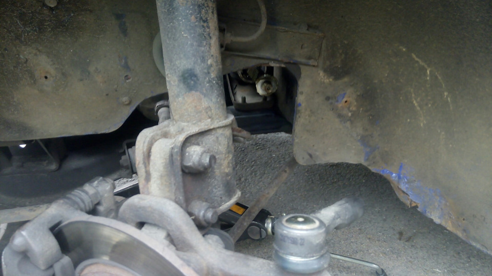 Замена тяги рулевой рейки — Lada 11113 Ока, 0,7 л, 2004 года | поломка ...