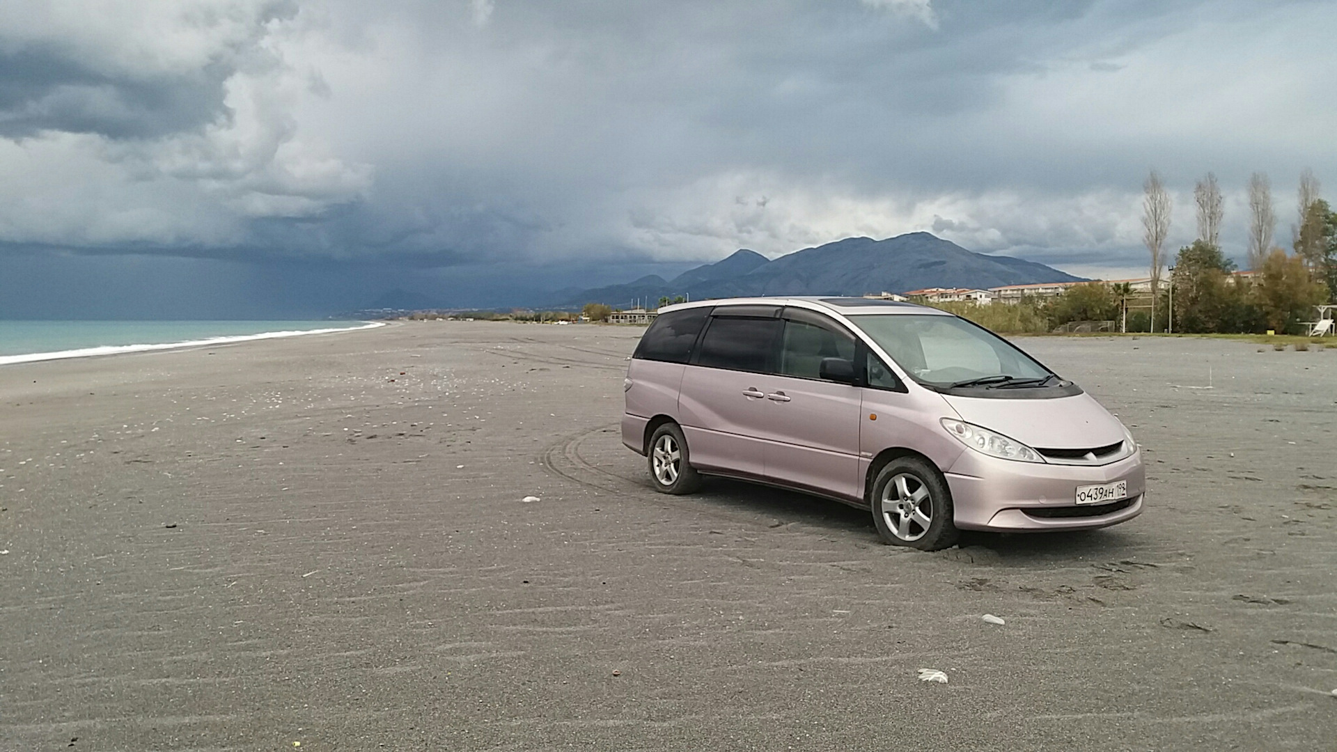 Берег авто. Estima 2.4. Toyota Estima 2001 год характеристики. Тойота Эстима на природе. Тойота Эстима в Кабардинке.