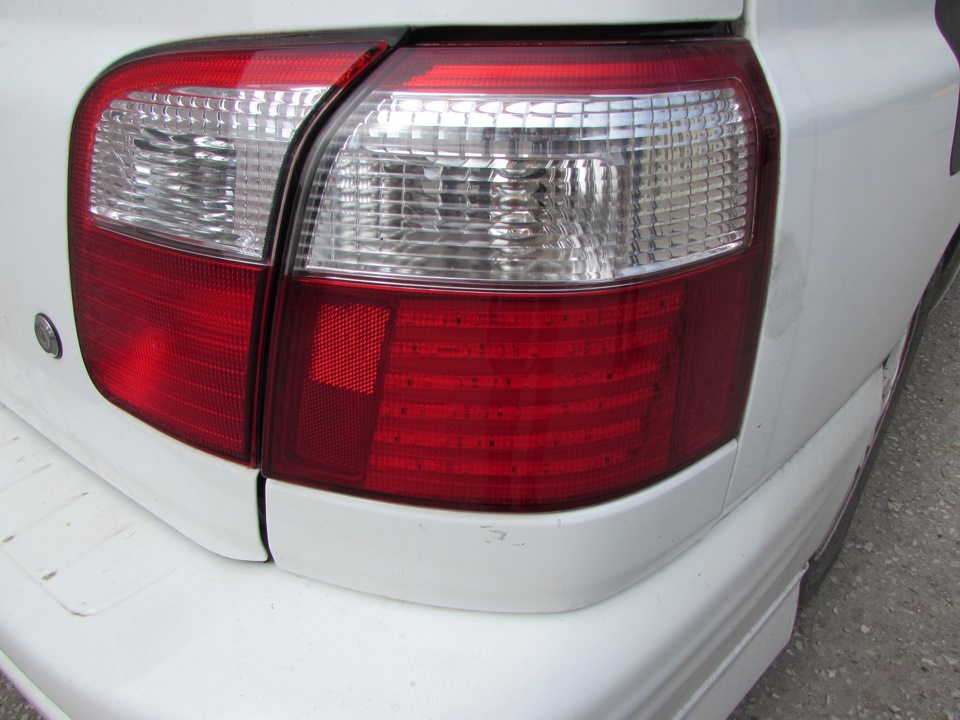 светодиоды в задних фонарях вместе с родными лампочками — Subaru ...