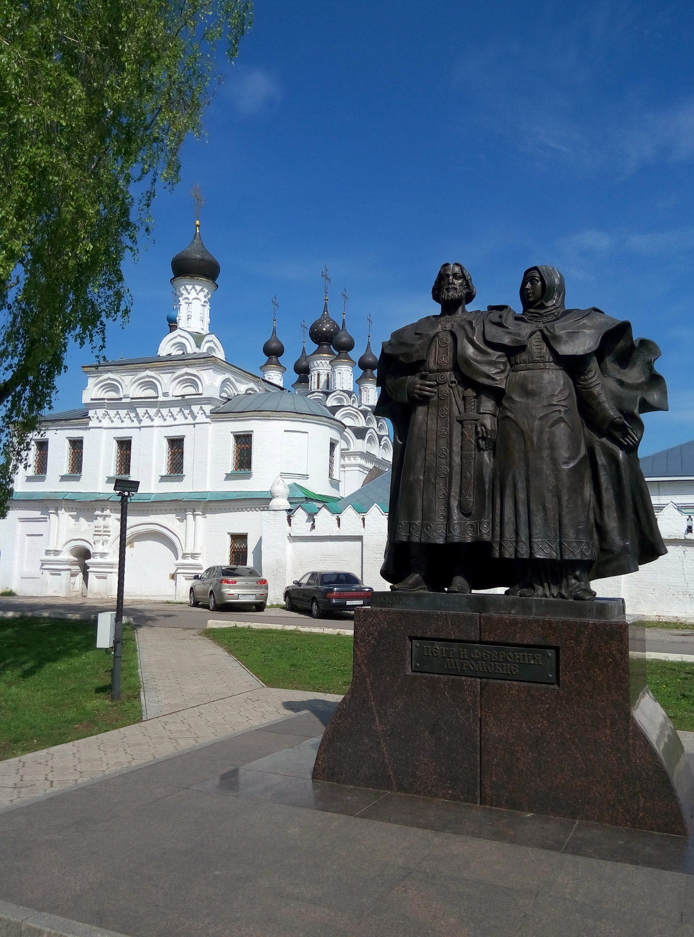 Муром монастырь памятник петру и февронии фото