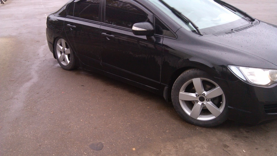 Продам передние амортизаторы цивик 4д — Honda Civic 4D (8G), 1,8 л ...