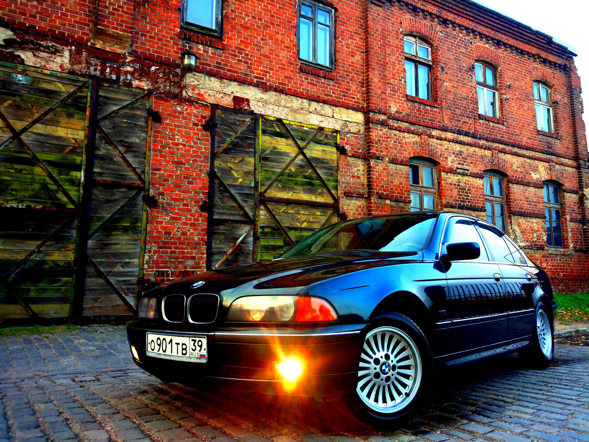 5 series e39. BMW 5 Series (e39). BMW 5 Series e39 фото. BMW e39 очень редкая Опция. BMW 5-Series, 1996 на стиле.
