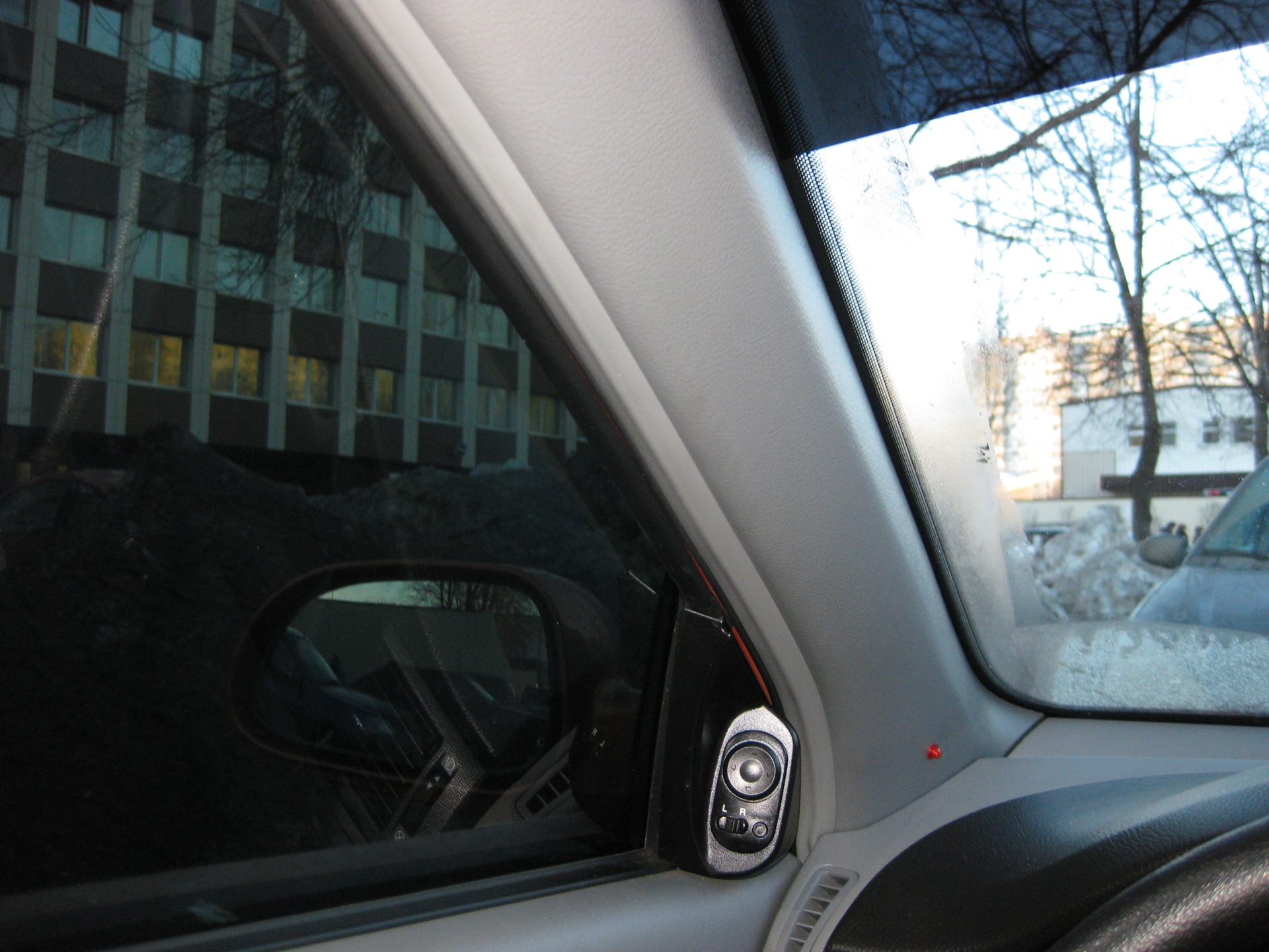 тонировка 10. 10 тонировка передних стекол. штатные тонированные стекла. тонировка машины 10%. тонировка 10.