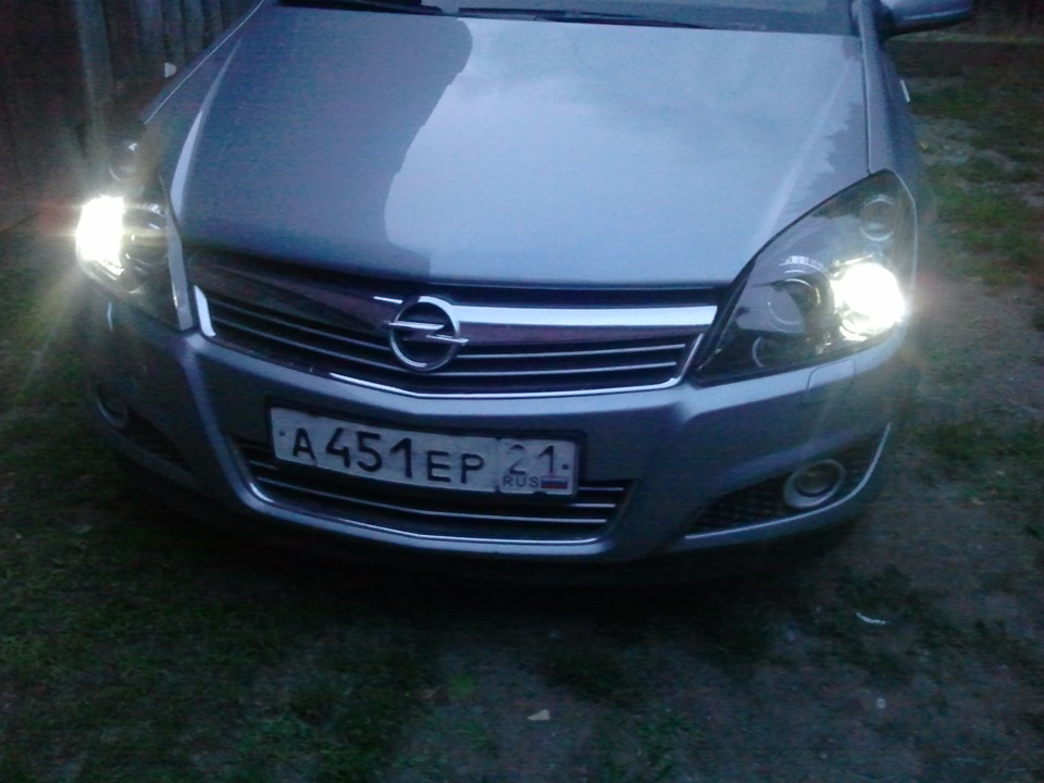 светят вот так — Opel Astra H