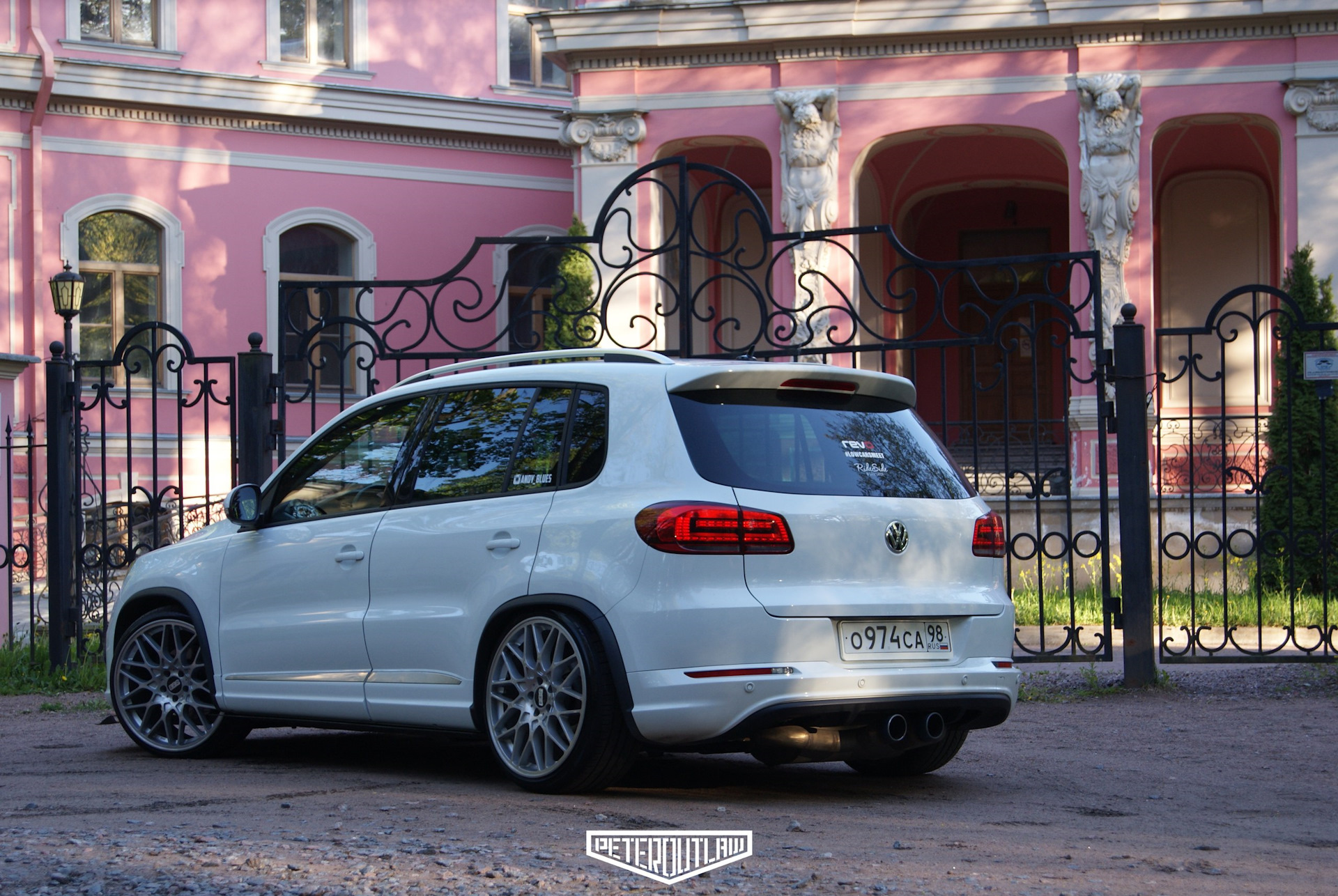 Tiguan 2 stance