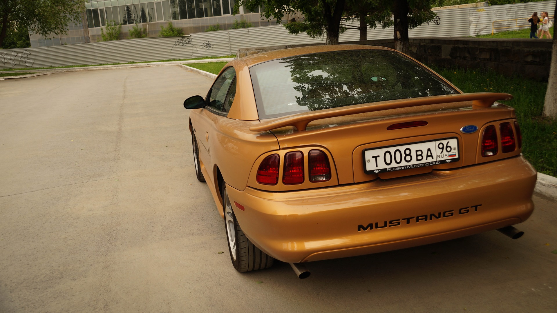 Ford Mustang (4G) 4.6 бензиновый 1997 | GT Aztec Gold на DRIVE2