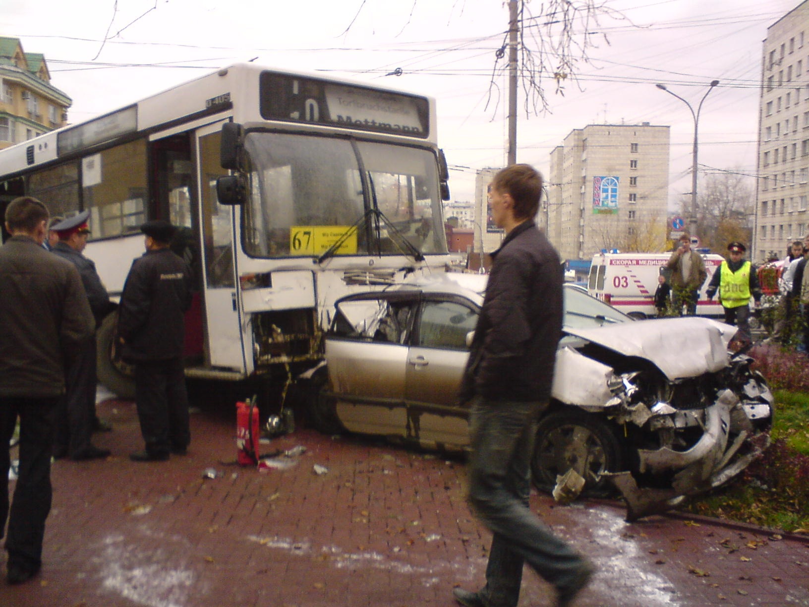 19 автобус пермь. Бешеный Пермский автобус 2009. Бешеный автобус Пермь водитель. ДТП В Перми с автобусом с отказавшими тормозами.