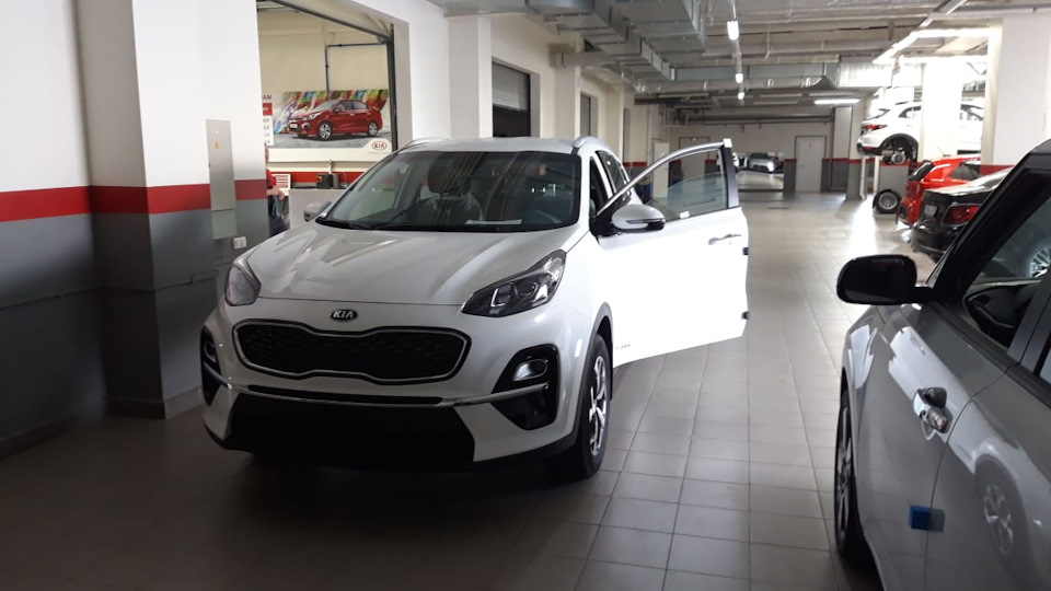 Как снять заднюю розетку прикуривателя — KIA Sportage (4G), 2 л, 2019 ...