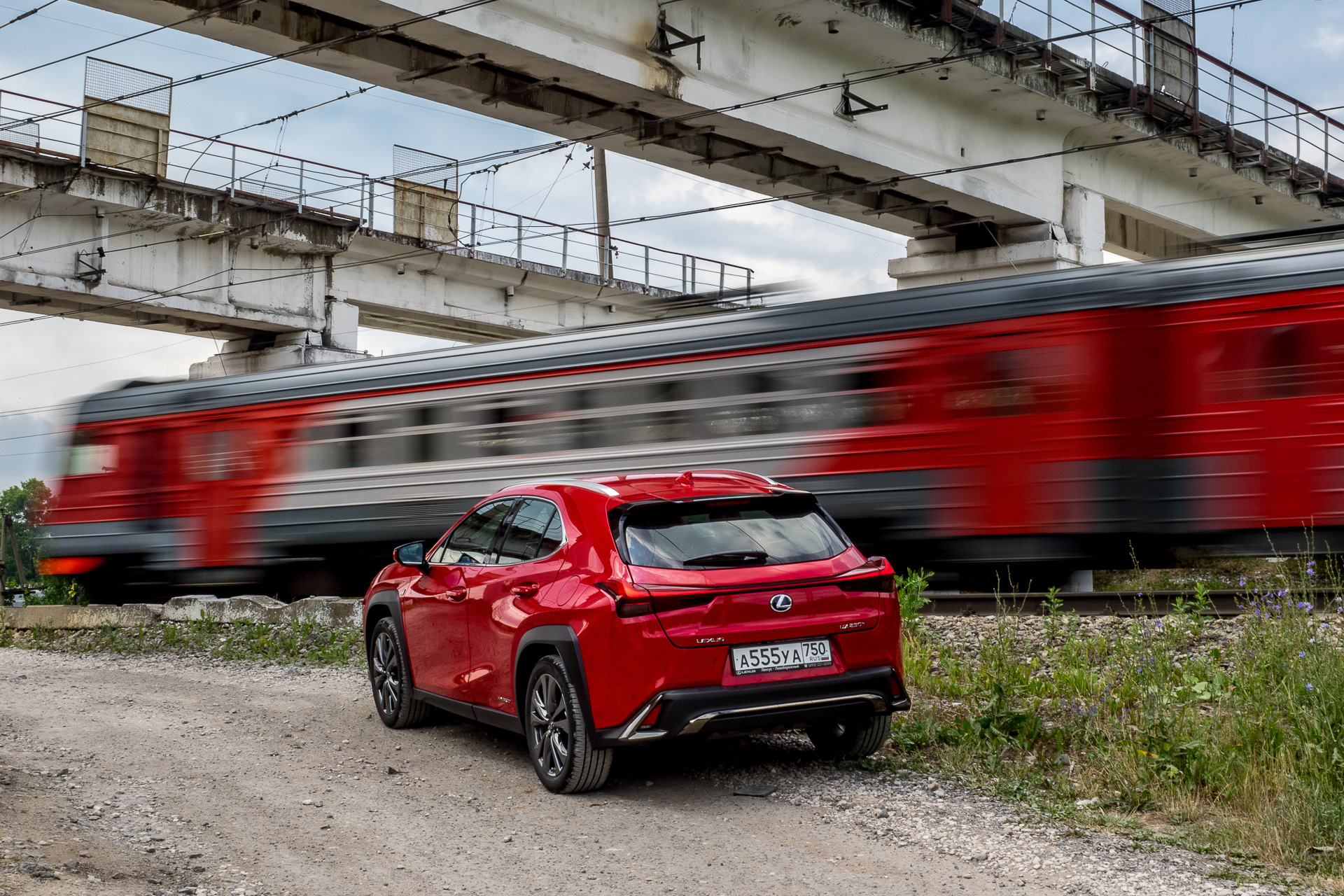 Эй, Годзилла, я твой внук! Тест-драйв Lexus UX 250h F-Sport — «Тест-драйвы»  на DRIVE2