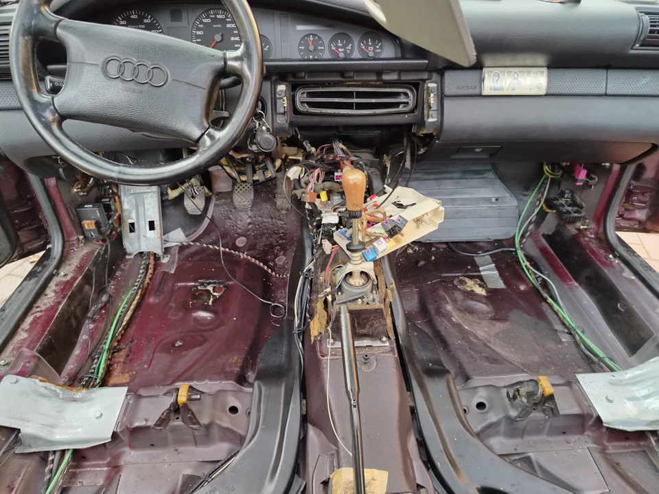 Фото в бортжурнале Audi A6 (C4)