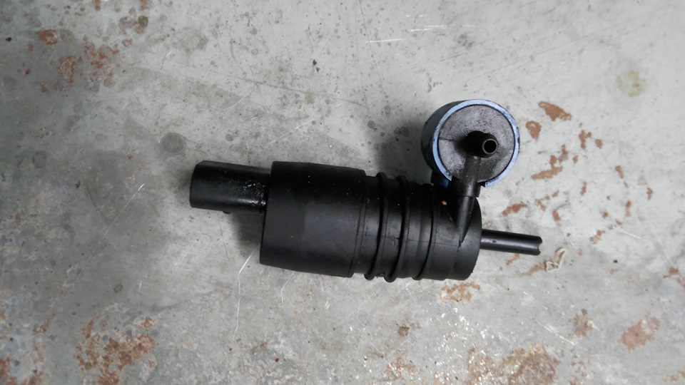 плохо брызгает омыватель стекол/ починил — Mercedes-Benz E-class (W210 ...