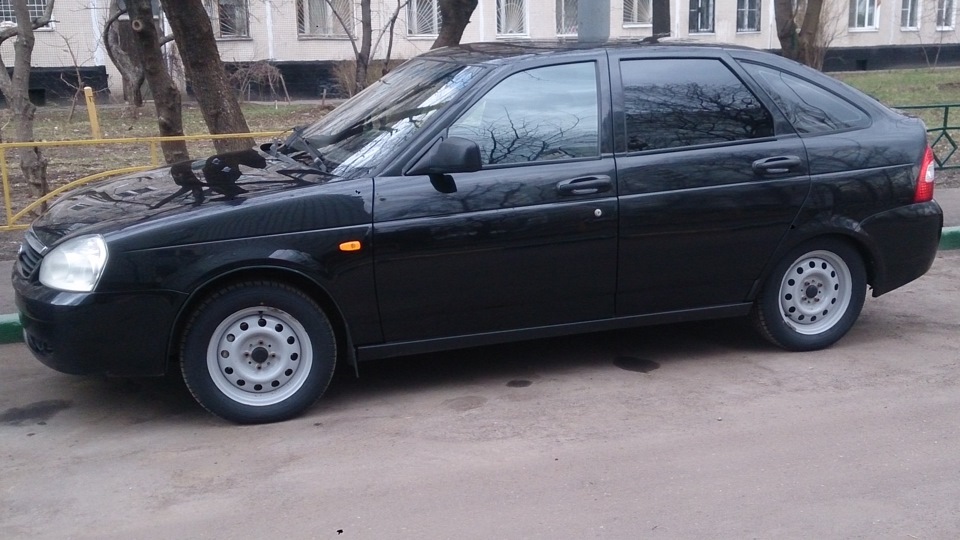 Lada Priora хэтчбек зелёная