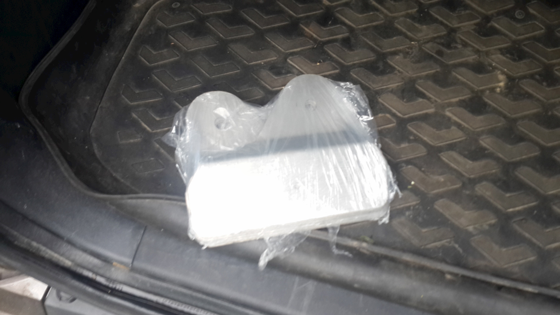 Кронштейн для антенны под рейлинг (меняю на пиво). — Mitsubishi Pajero ...