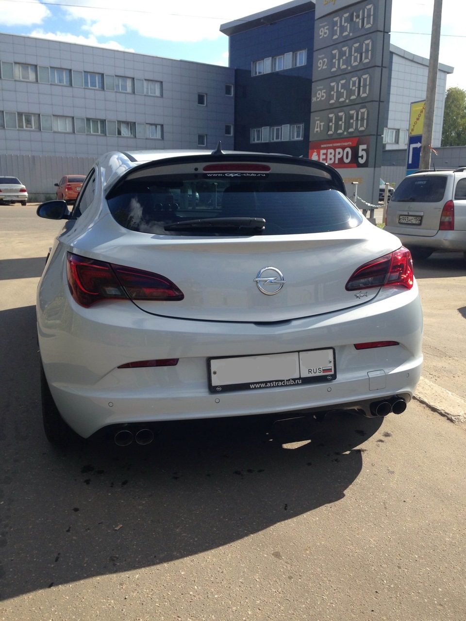 вид сзади — Opel Astra J GTC