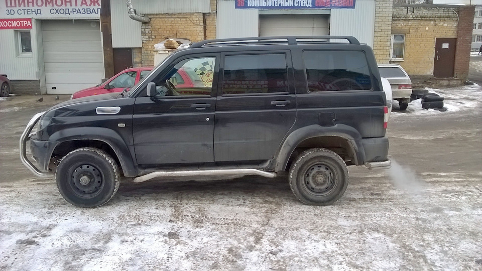 Уаз 2023 фото. УАЗ Патриот ржавое ведро и Тойота Прадо. УАЗ не захотел производить русский Прадо фото.