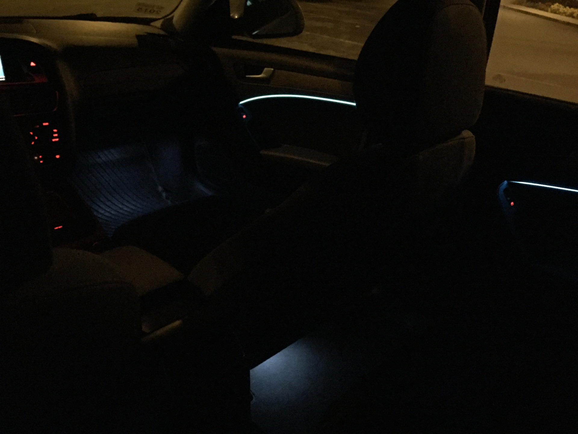 Подсветка ног audi a4 b8 LkbAuto.ru