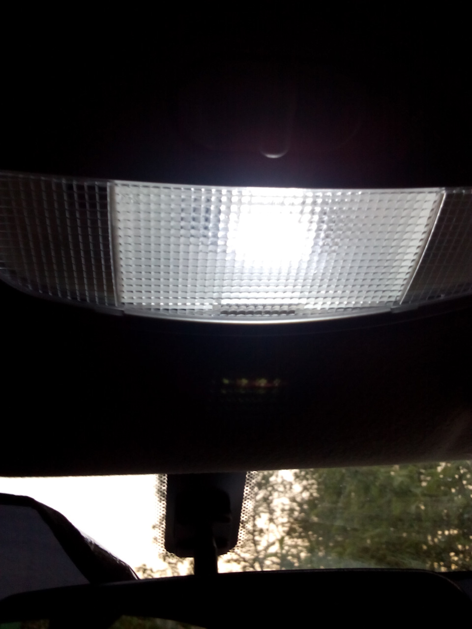 поставил плафон от калины в гранту — DRIVE2