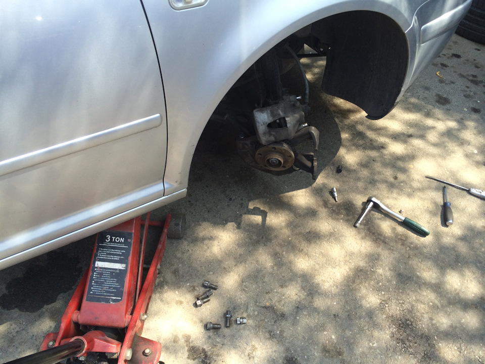 Расточка тормозных дисков и обтяжка задних дверных карт — Volkswagen ...