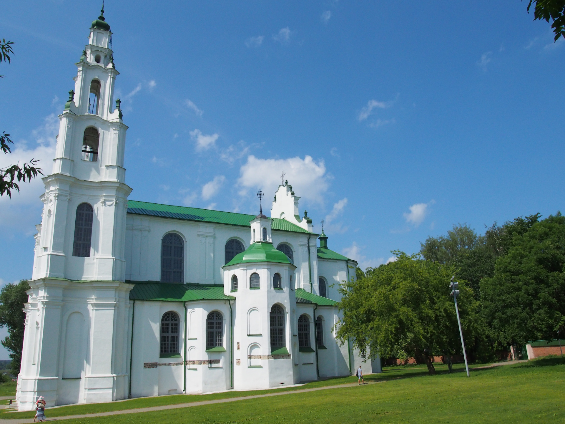 Полоцк достопримечательности фото. Полоцк Кремль. Полоцк Беларусь достопримечательности. Г Полоцк Беларусь Софийский собор. Софийский собор Полоцк Беларусь фото.