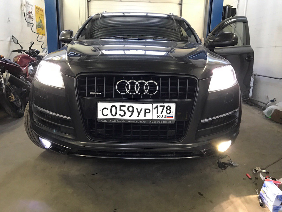 Не работает фара audi q7