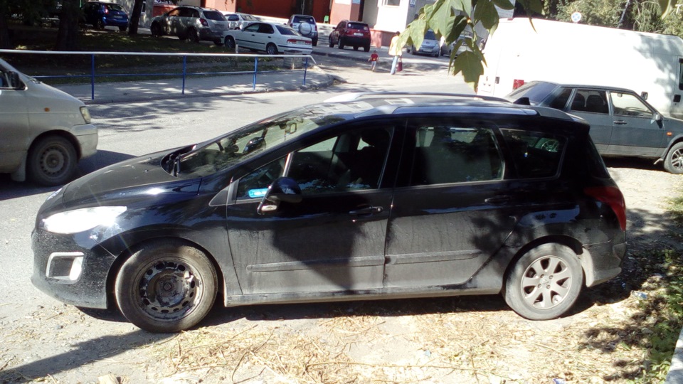 В Новосибе настолько суровые дороги, что можно проколоть колесо…камнем ...