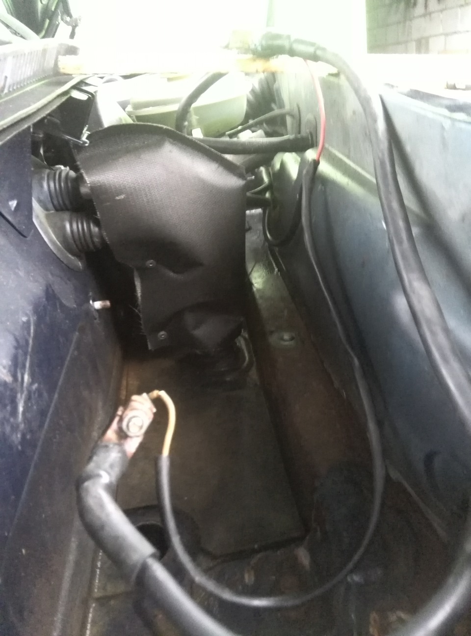 Замена салонного фильтра и чистка ливневки под АКБ — Audi A6 (C5), 1,9 ...