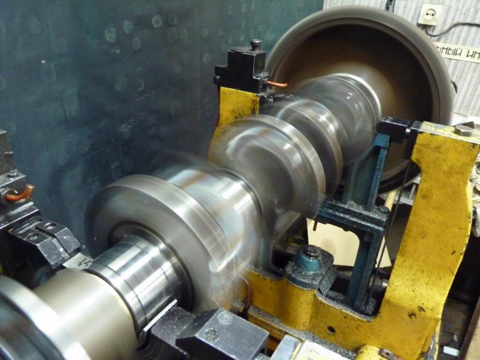 Балансировочный станок для коленвалов. Балансировка коленвала тмз. Двс 8401 коленвала грузы балансировочные. Балансировка центровка коленвала. Балансировка коленчатого вала.
