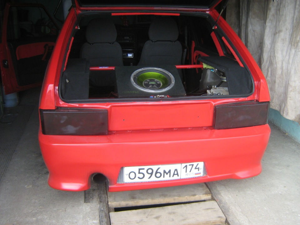 Аккумулятор в багажнике а фоздухан на месте — Lada 2114, 1,6 л, 2005 ...