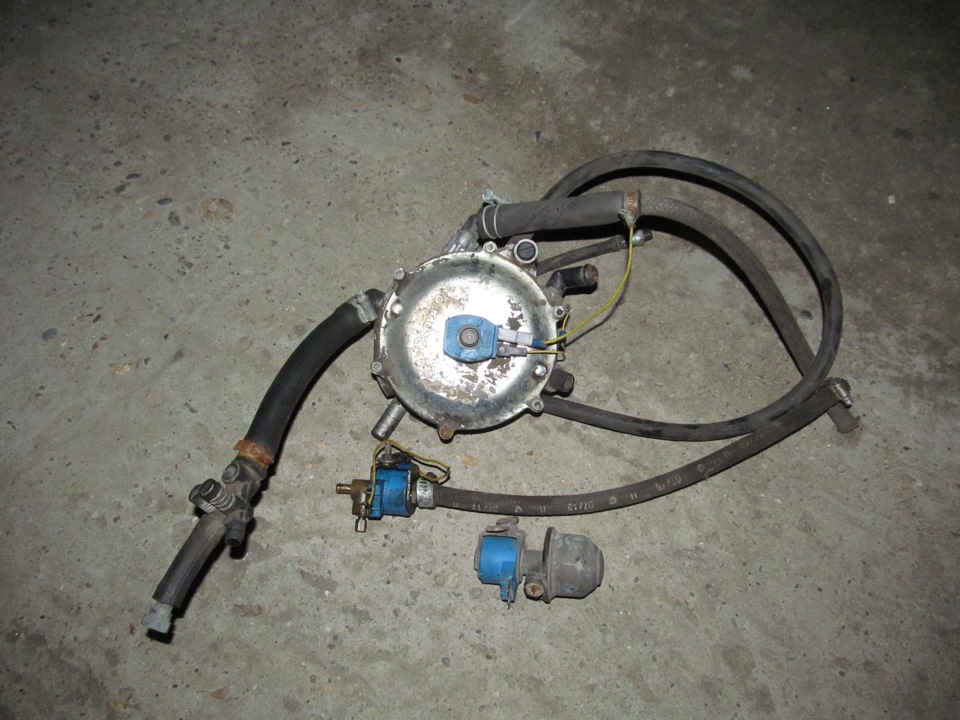 Гбо на 402. 9. Гбо на волгу 402 двигатель. Гбо на 402. Газ 3102 4022 мотор.