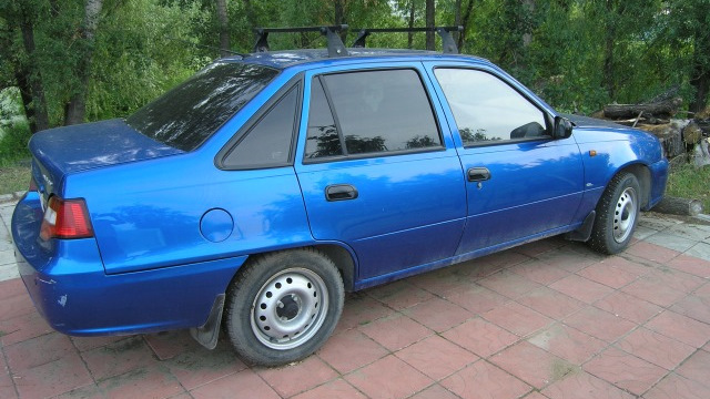 Daewoo Nexia 2 синяя