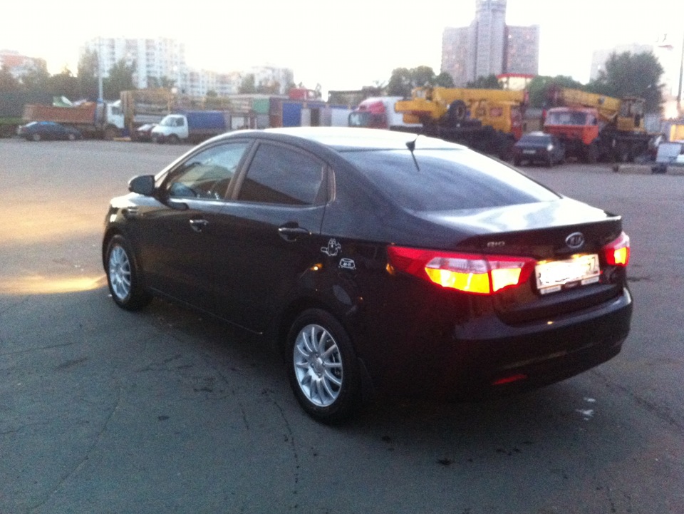 Kia Rio 2012 черная