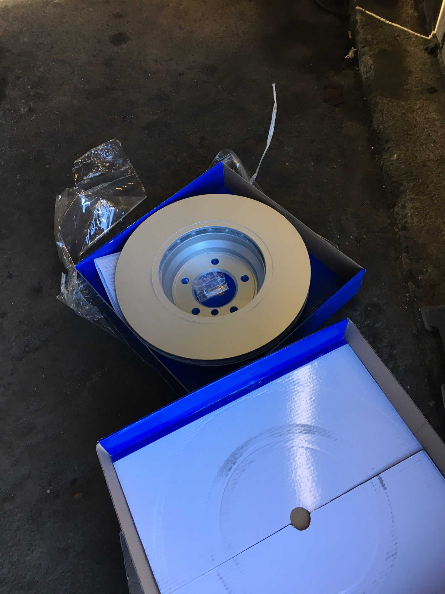 Замена тормозных дисков — BMW 3 series Coupe (E92), 3 л, 2008 года ...