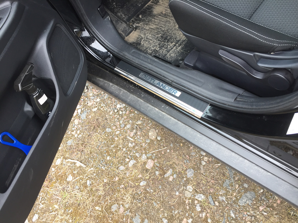 Накладки на пороги — Mitsubishi Outlander (3G), 2 л, 2016 года ...