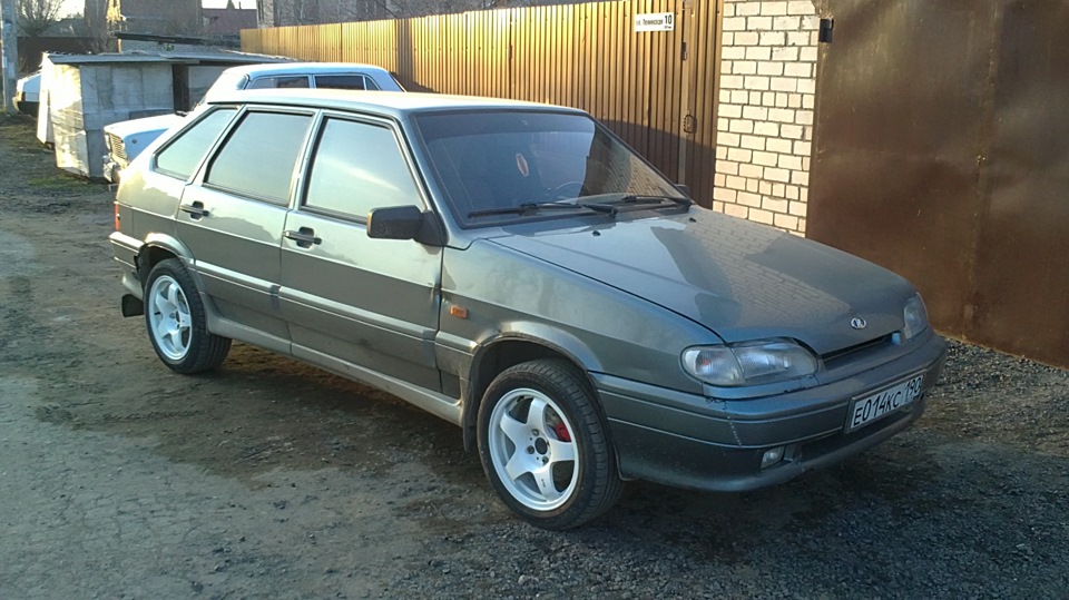 Ваз 2114 зад. Поднятая 2114. Ваз 2114 с проставками. Поднятая 2114. Поднятая 2114.