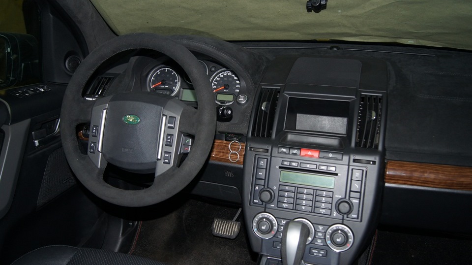 Land Rover Freelander 2 2011 салон