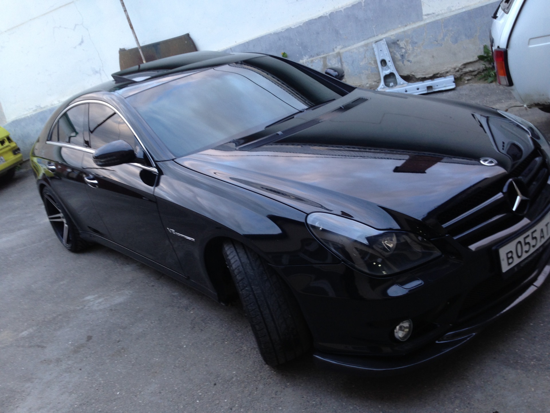 CLS 5 0 AMG Black черные фары