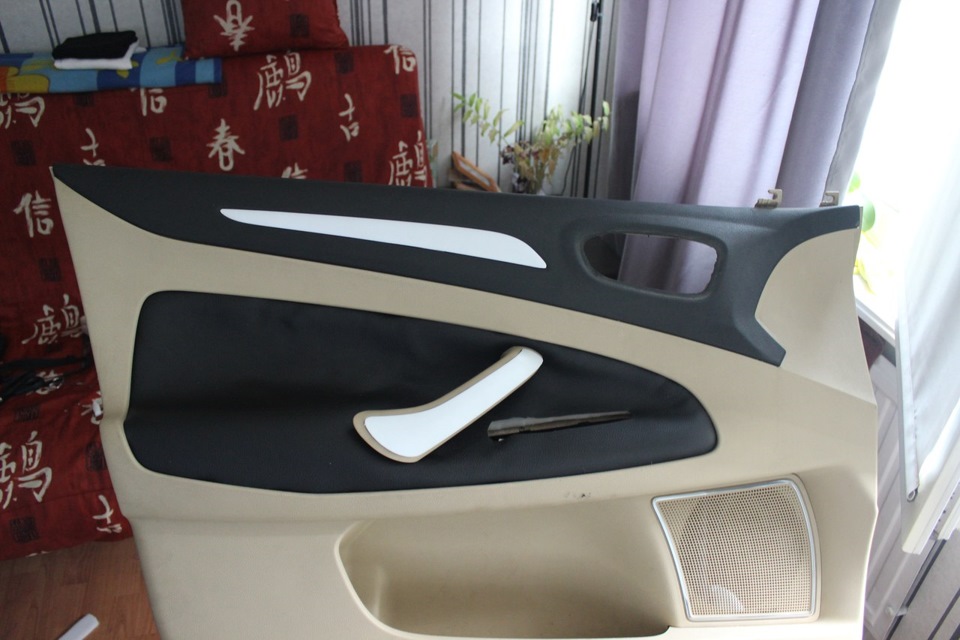 №9-Обшил водительскую дверь экокожей — Ford Mondeo IV, 2 л., 2007 года ...