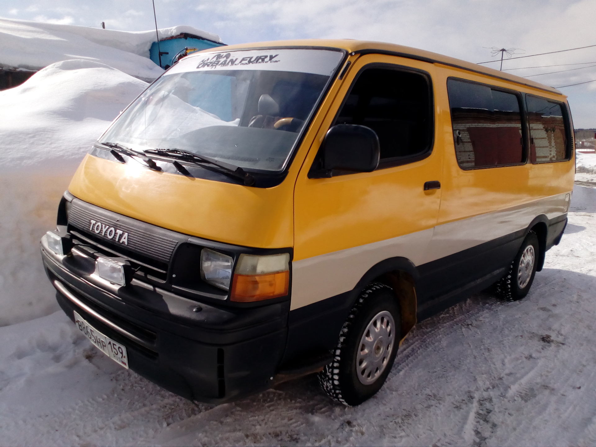 Toyota hiace 100. Toyota Hiace h100. Toyota Hiace h100 1999. Тойота Хайс 100. Тойота Хайс h100 2.4 дизель.