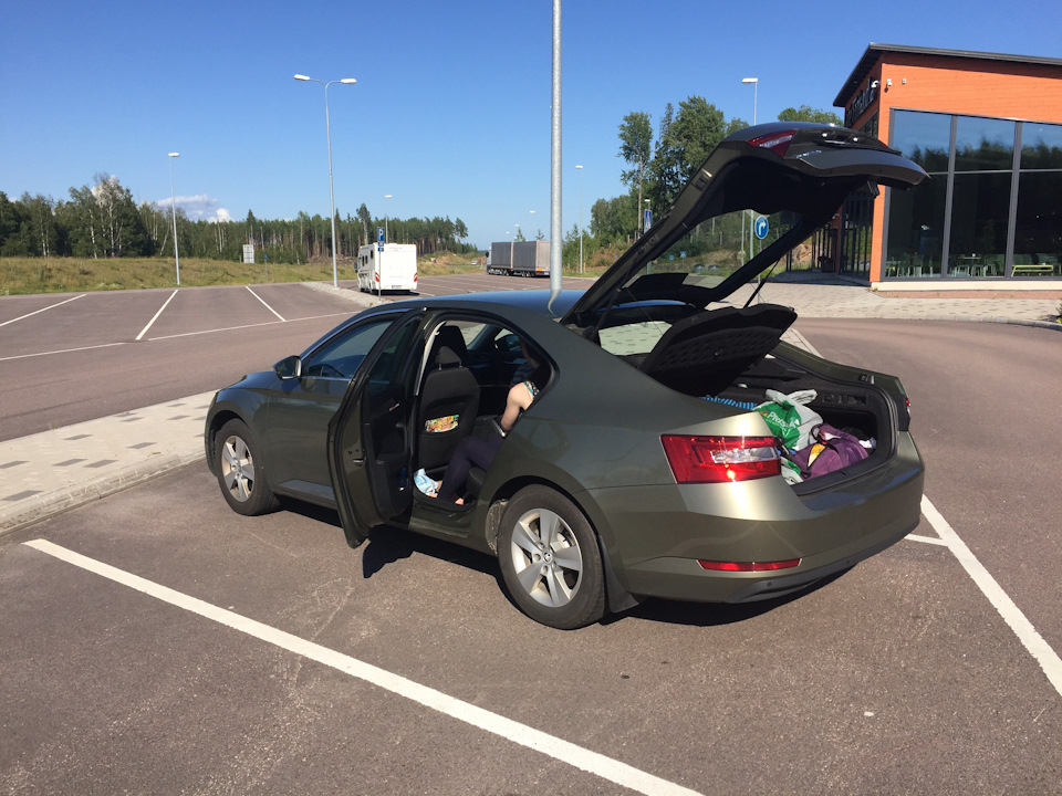 Пришла пора менять лобовое и о страховках — Skoda Superb Mk3, 1,4 л ...