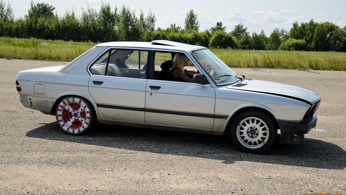 BMW 5 series (E28) 2.8 бензиновый 1985 | =Марта= sexy немка=))) на DRIVE2