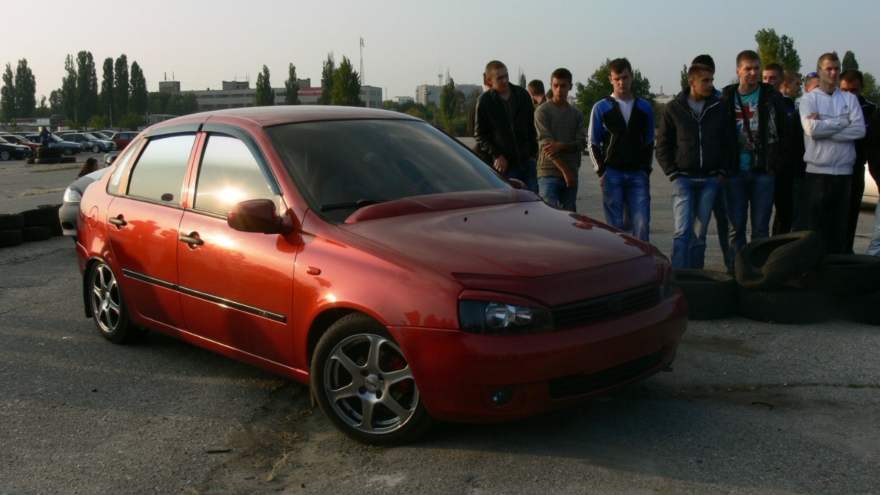 Калина седан красная тюнинг Lada Калина седан 1.6 бензиновый 2006 сток на DRIVE2