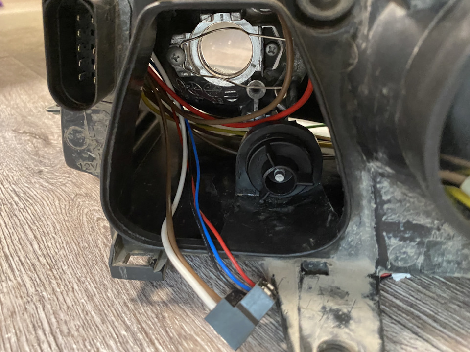 Потеет фара, ч2 — Сообщество «Volkswagen Passat B5» на DRIVE2