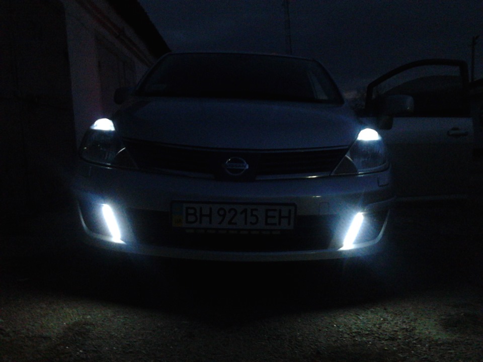 светодиоды в габариты — Nissan Tiida (1G), 1,8 л, 2008 года ...