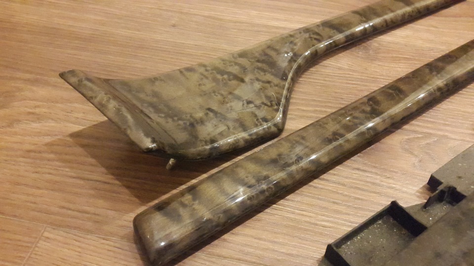 Vogelaugenahorn — Audi Cabriolet (B4)