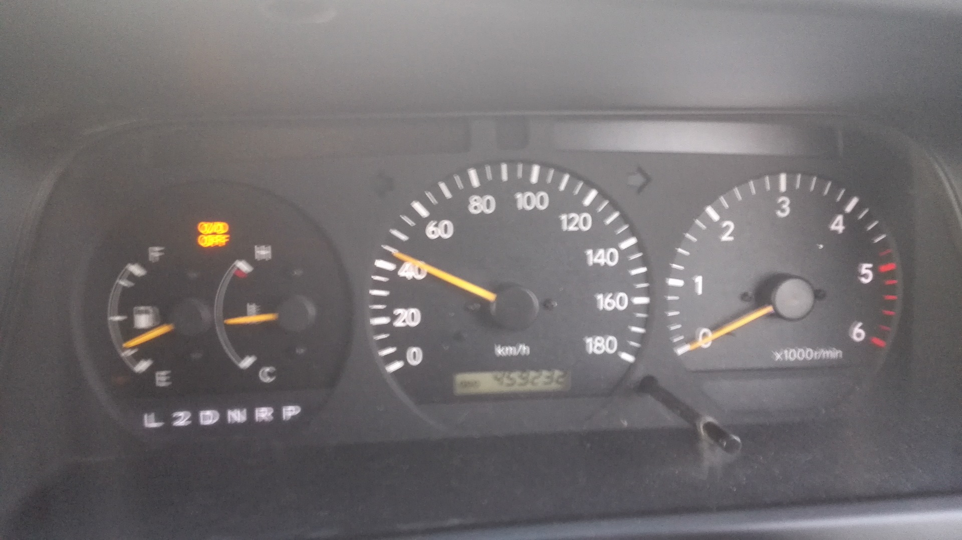 Тойота не работает спидометр причины. Спидометр на town ace. Тойота рав 4 2003 спидометр. Тойота ноах спидометр 180. Датчик спидометра королла 150.