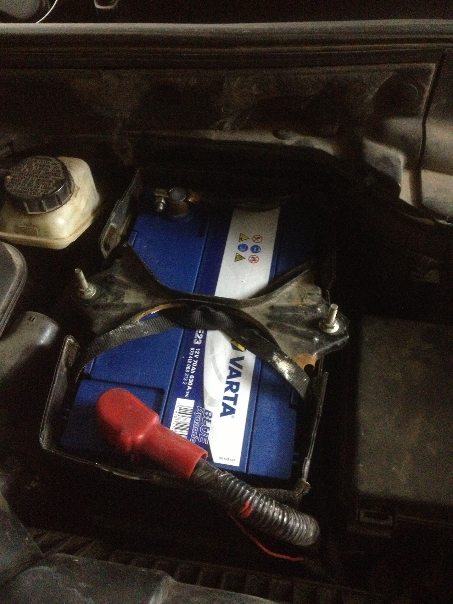 Мазда 6 акб. Мазда сх 9 аккумулятор. Аккумулятор mazda cx-9. Акб мазда cx5. Мазда сх 9 аккумулятор.