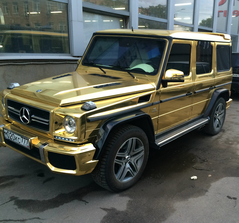 Mercedes Benz g63 AMG Gold