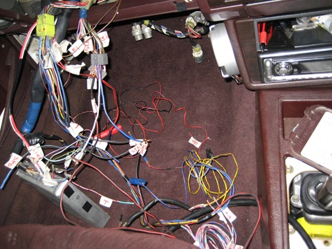 Splicing the wiring  - Toyota Cresta 25 L 1984