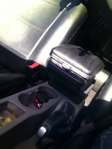 Подлокотник — Ford Focus II Hatchback, 1,6 л, 2008 года | аксессуары ...